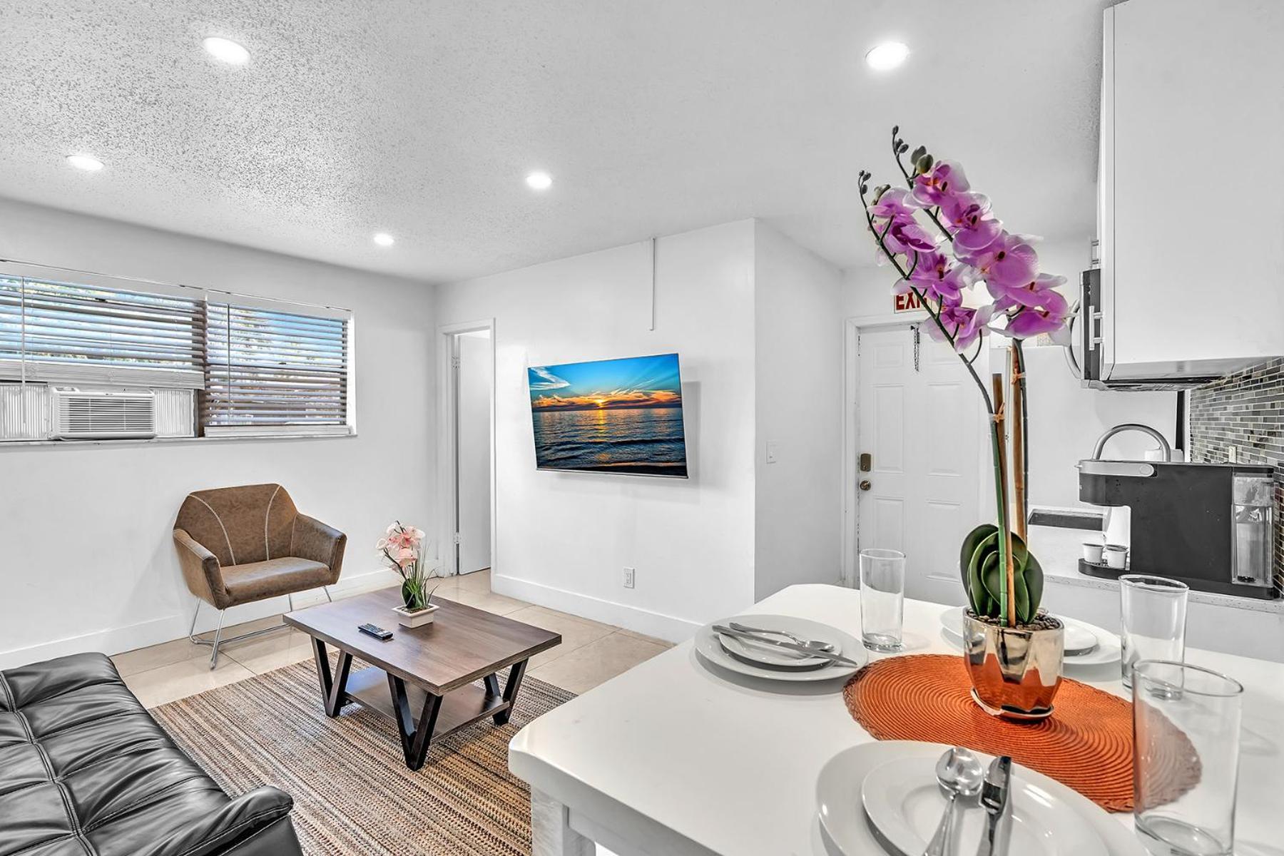 NEW Boutique One Bedroom Close to Beach&Casino Hollywood Extérieur photo